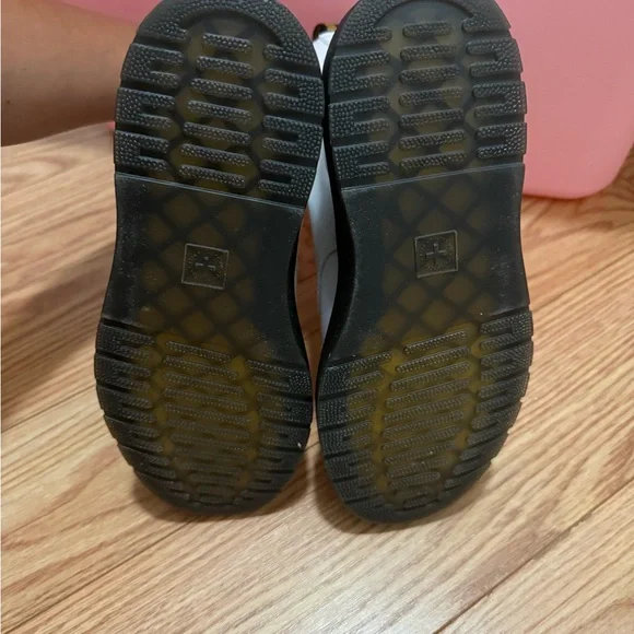 Dr. Martens White Leather Boots with Black Laces - Picture 4 of 6